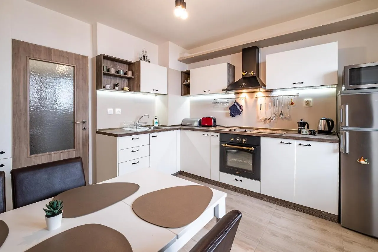Sea View Central Apartment Varna