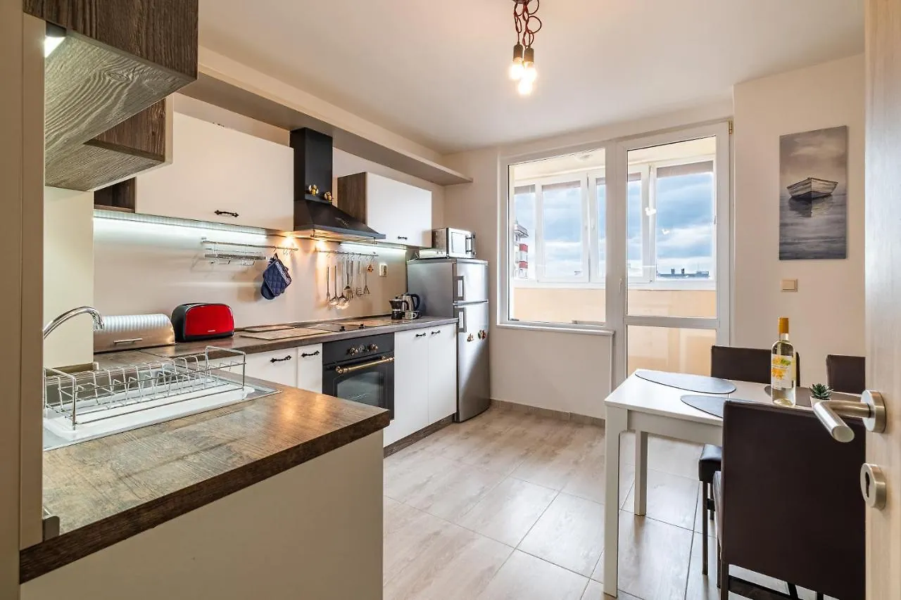 Sea View Central Apartment Varna